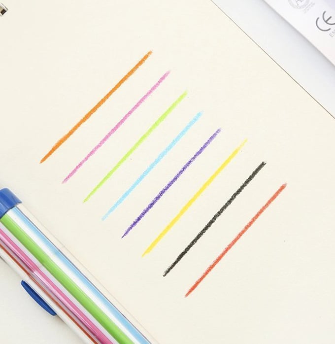 Draw in 8 Colors Instantly! No-Box Multicolor Crayon