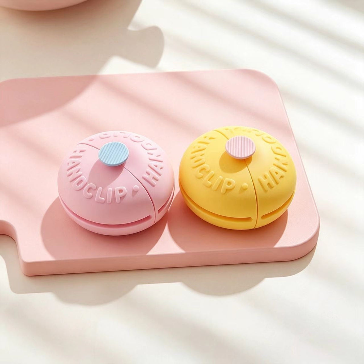 Grip Hot Pans Instantly! Cute Donut Silicone Pinch Mitts