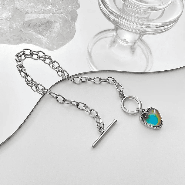 Change Color With Your Touch Instantly! Temperature-Sensitive Heart Necklace