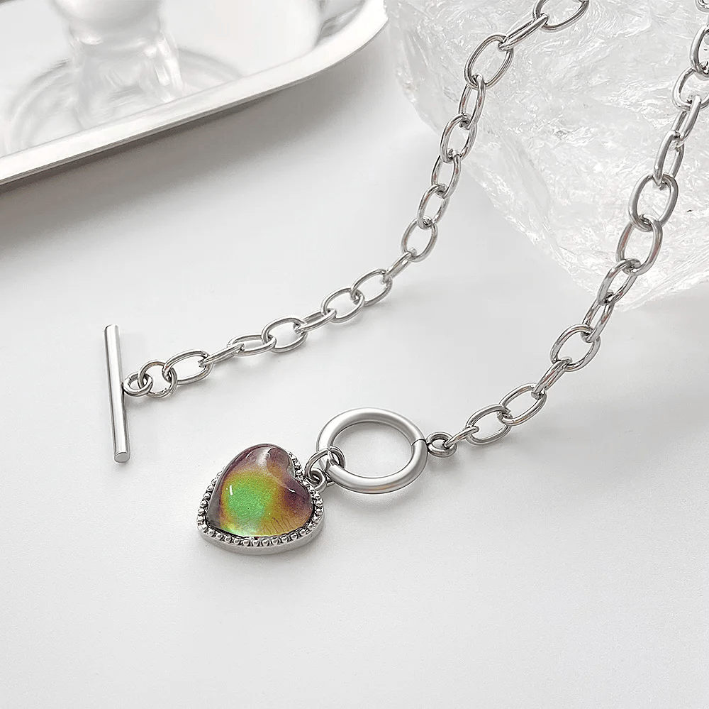 Change Color With Your Touch Instantly! Temperature-Sensitive Heart Necklace