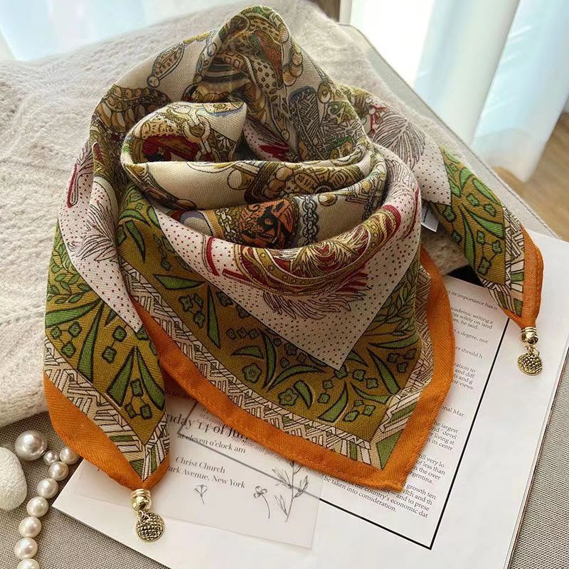 Women's Elegant Scarf with Magnetic Pendant Closure