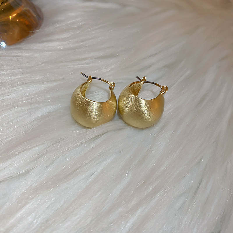 🔥Minimalist Bean-Shaped Stud Earrings