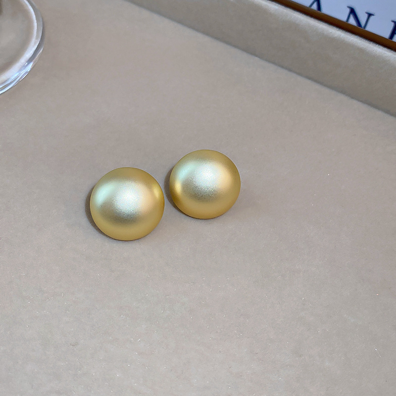 🔥Minimalist Bean-Shaped Stud Earrings