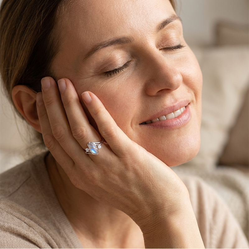⏳Time-Limited Special⏰Modern Oval Band – Zirconia accents & sleek finish 💍