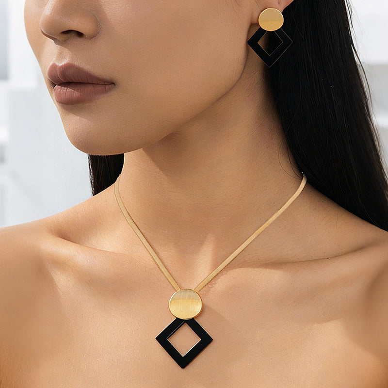 Elegant Geometric Jewelry Set – Gold-Plated Finish