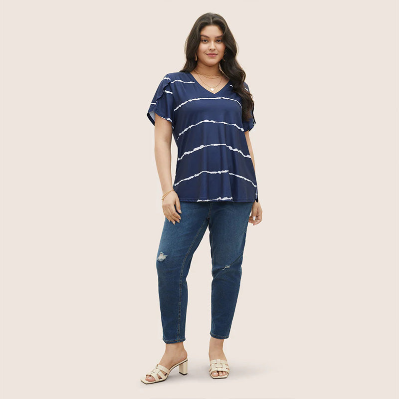 Plus-Size Striped V-Neck Tee – Waist-Cinching & Breathable Fit