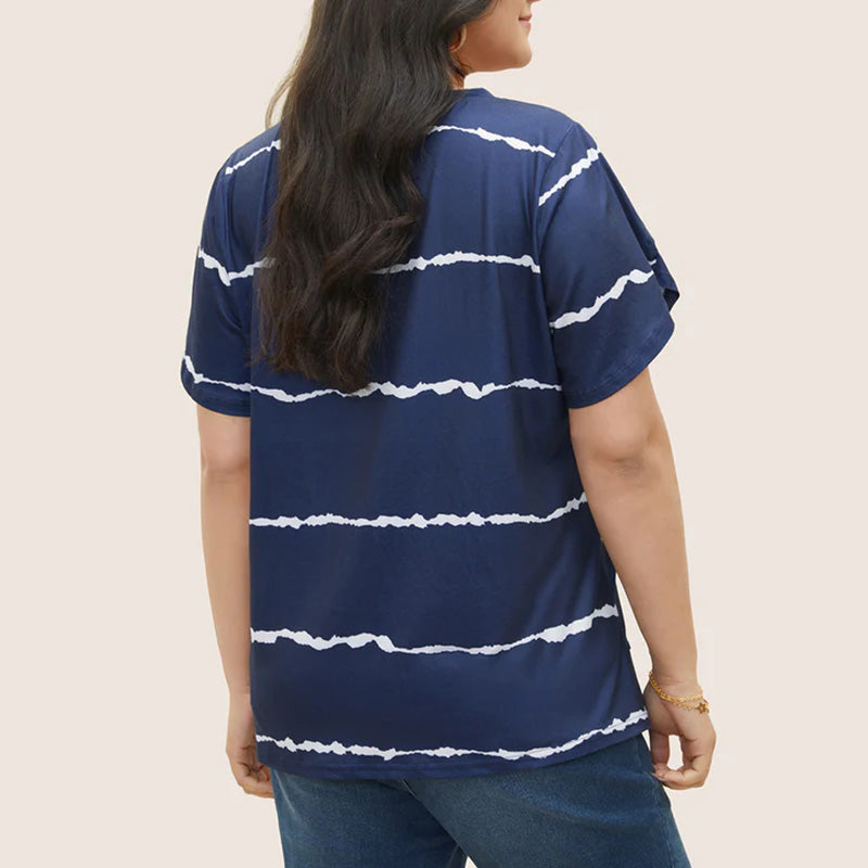 Plus-Size Striped V-Neck Tee – Waist-Cinching & Breathable Fit
