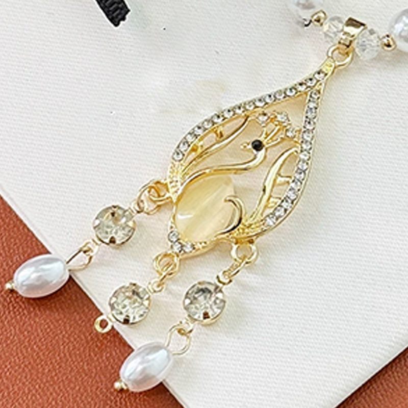 Elegant Peacock Pendant Faux Pearl Necklace