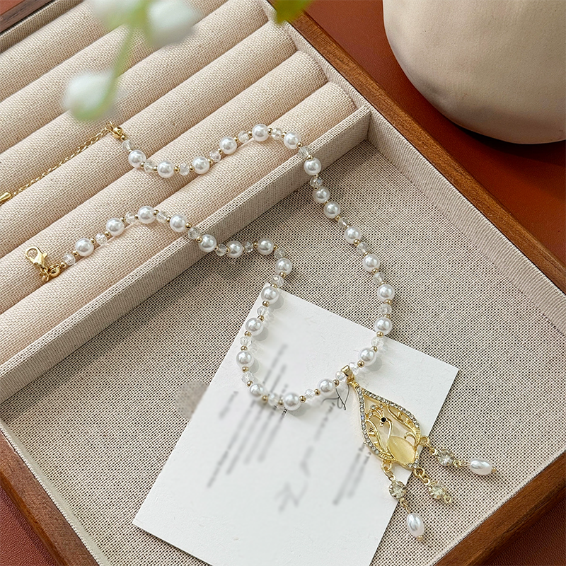 Elegant Peacock Pendant Faux Pearl Necklace