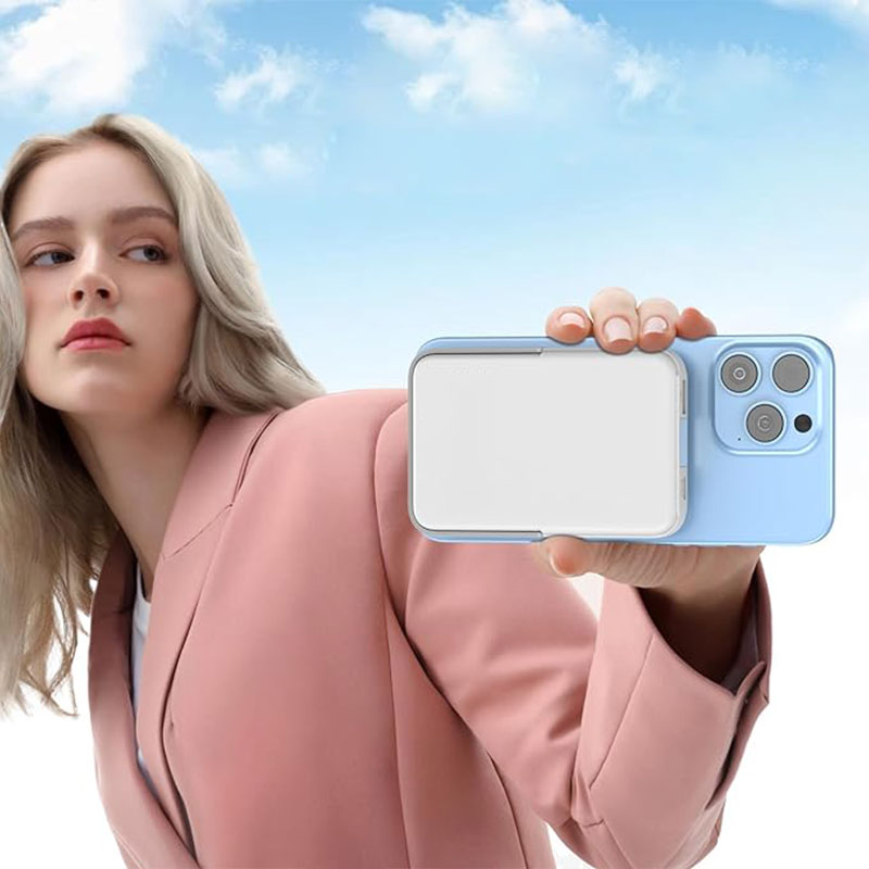 Magnetic Fast Charging Power Bank With Stand