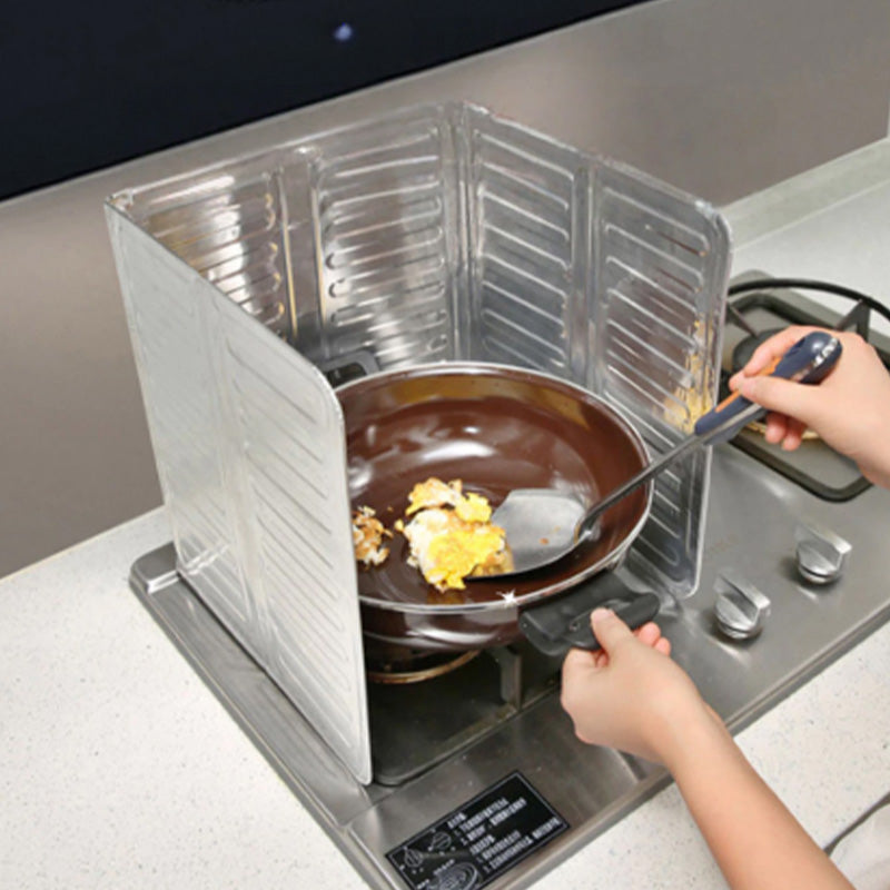 Stop Oil Splatter Instantly! Foldable No-Scrub Stove Shield